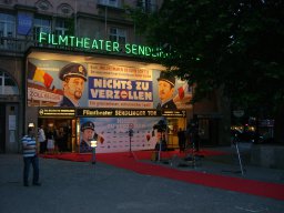 2011.07.06 Premiere _ Nichts zu verzollen, Aussenansicht_22